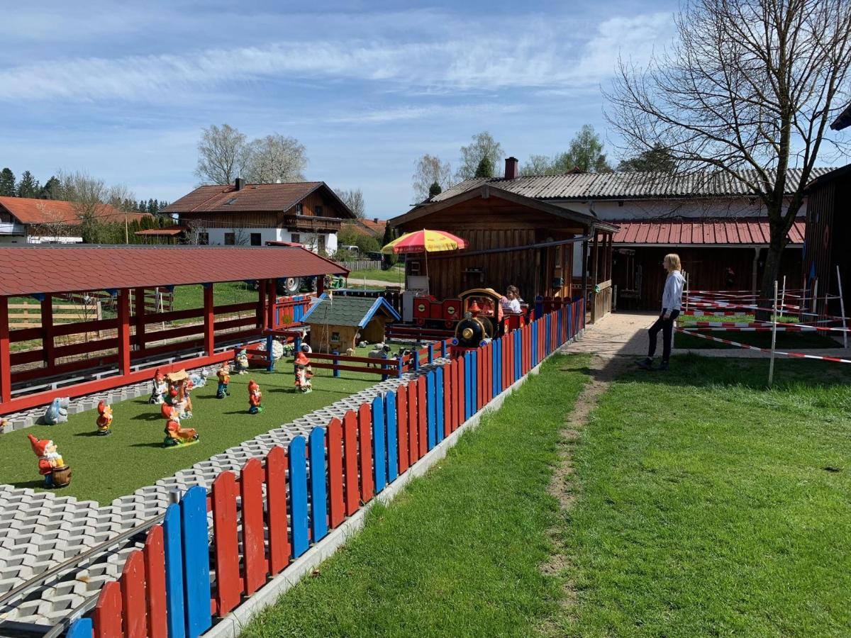 Ferienhaus Spielburg Altötting Eksteriør billede